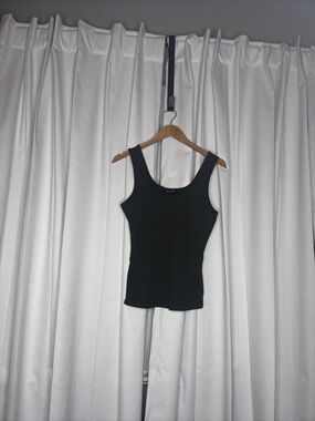 White House Black Market Green Scoop Neck Tank